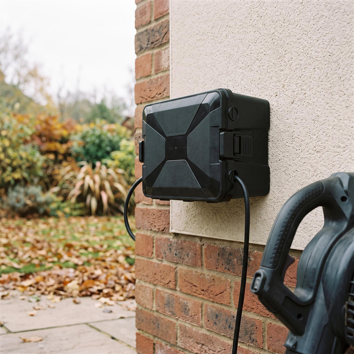 Weatherproof Outdoor Electrical Box - Large - Black