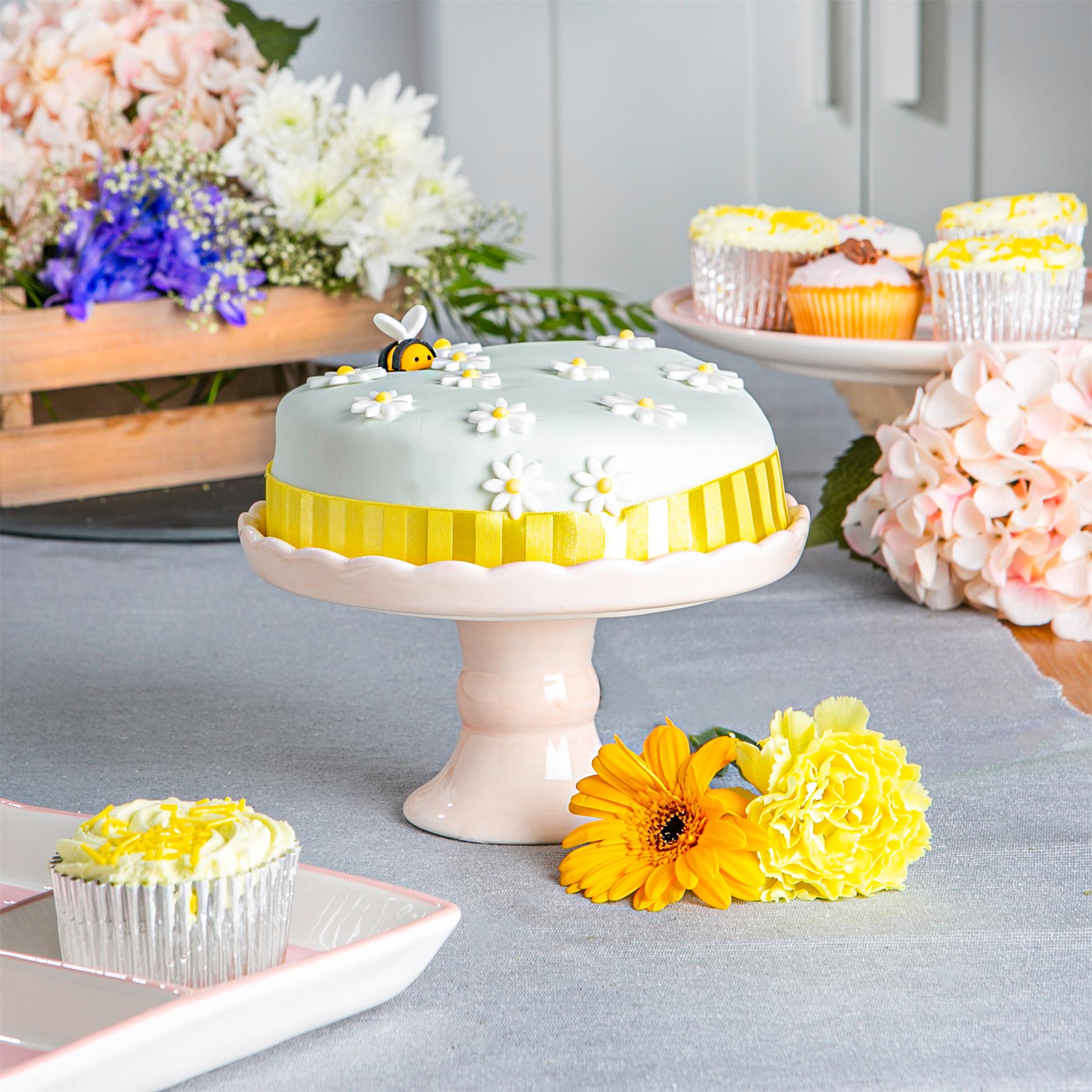 Easter Bunny Cake Stand - 18cm - White