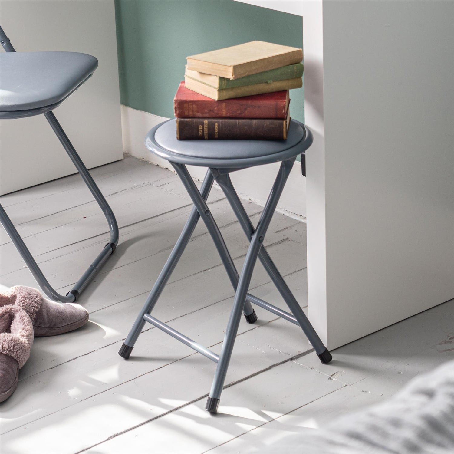 Harbour Housewares Round Compact Folding Stool - Grey