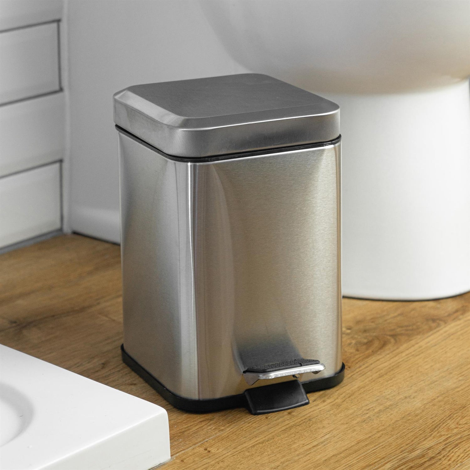 Harbour Housewares Square Steel Bathroom Pedal Bin - 3 Litres