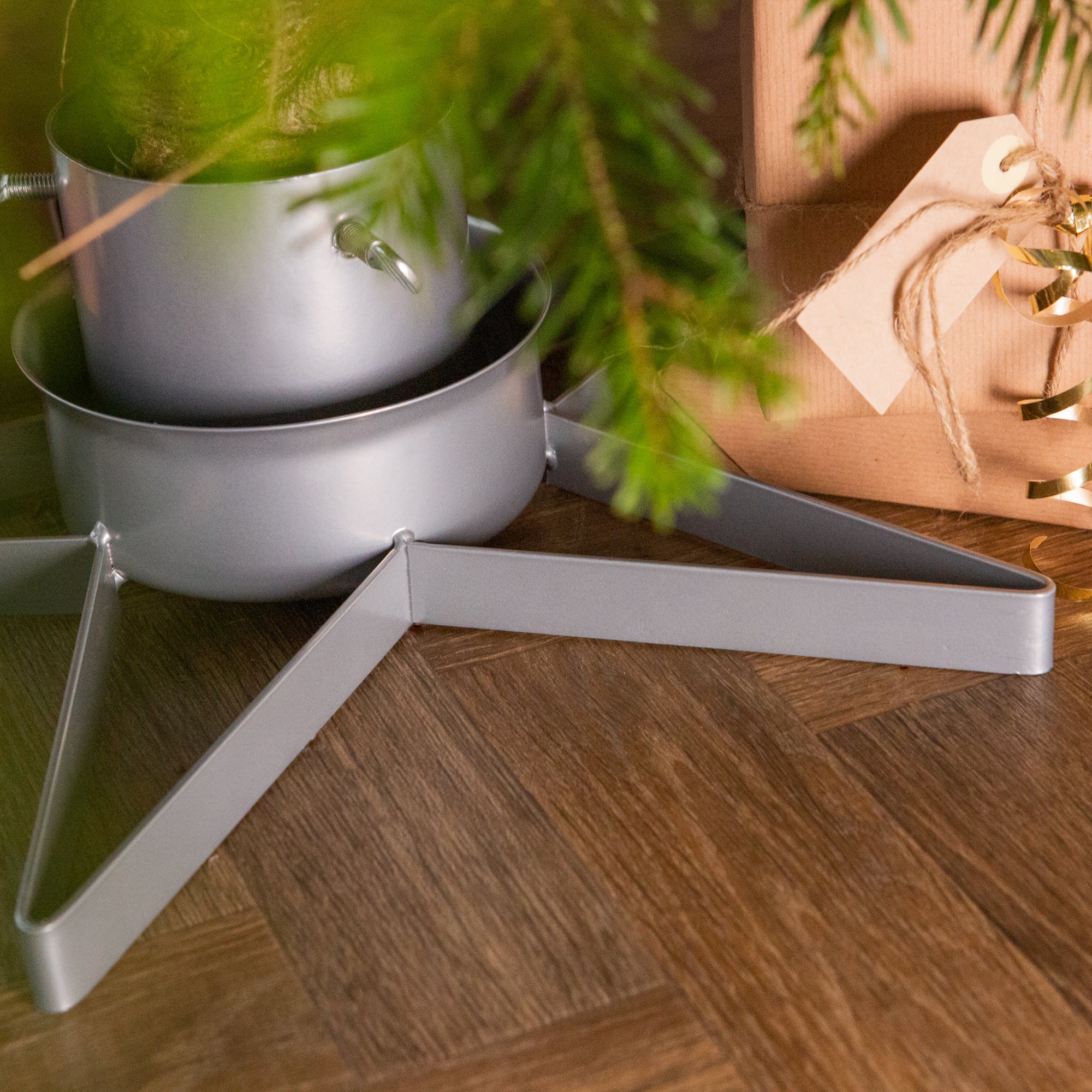 Silver Metal Star Christmas Tree Stand - By Harbour Housewares