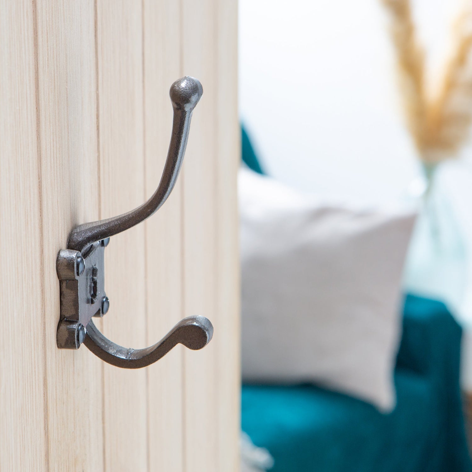 Number 1 Cast Iron 50 x 115mm Double Wall Hook