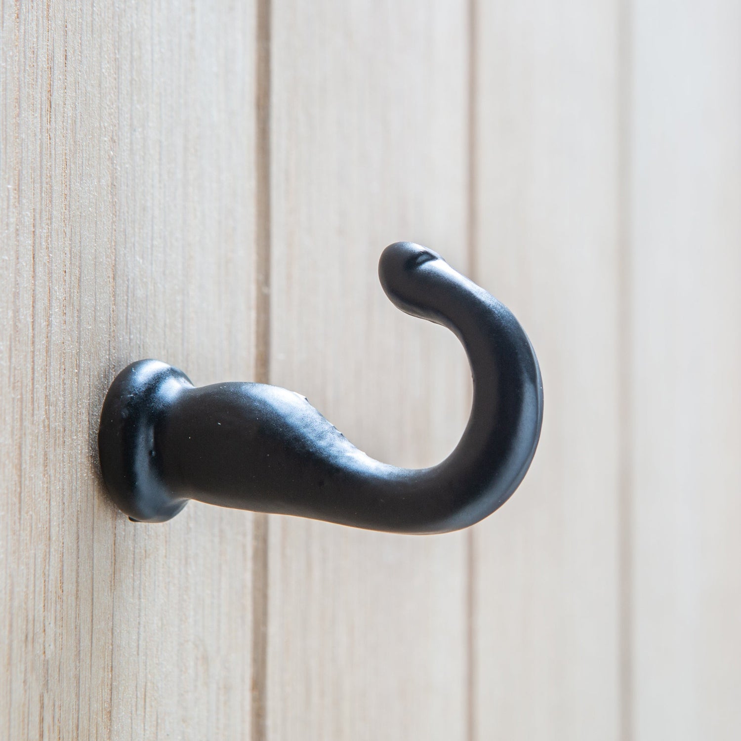 Screw Hook - W20mm x H35mm