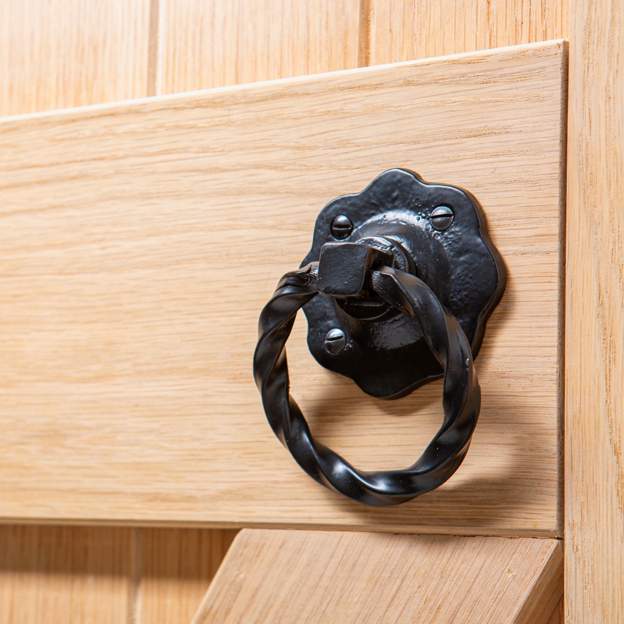 Twisted Rose Gate Handle - W75mm - Black