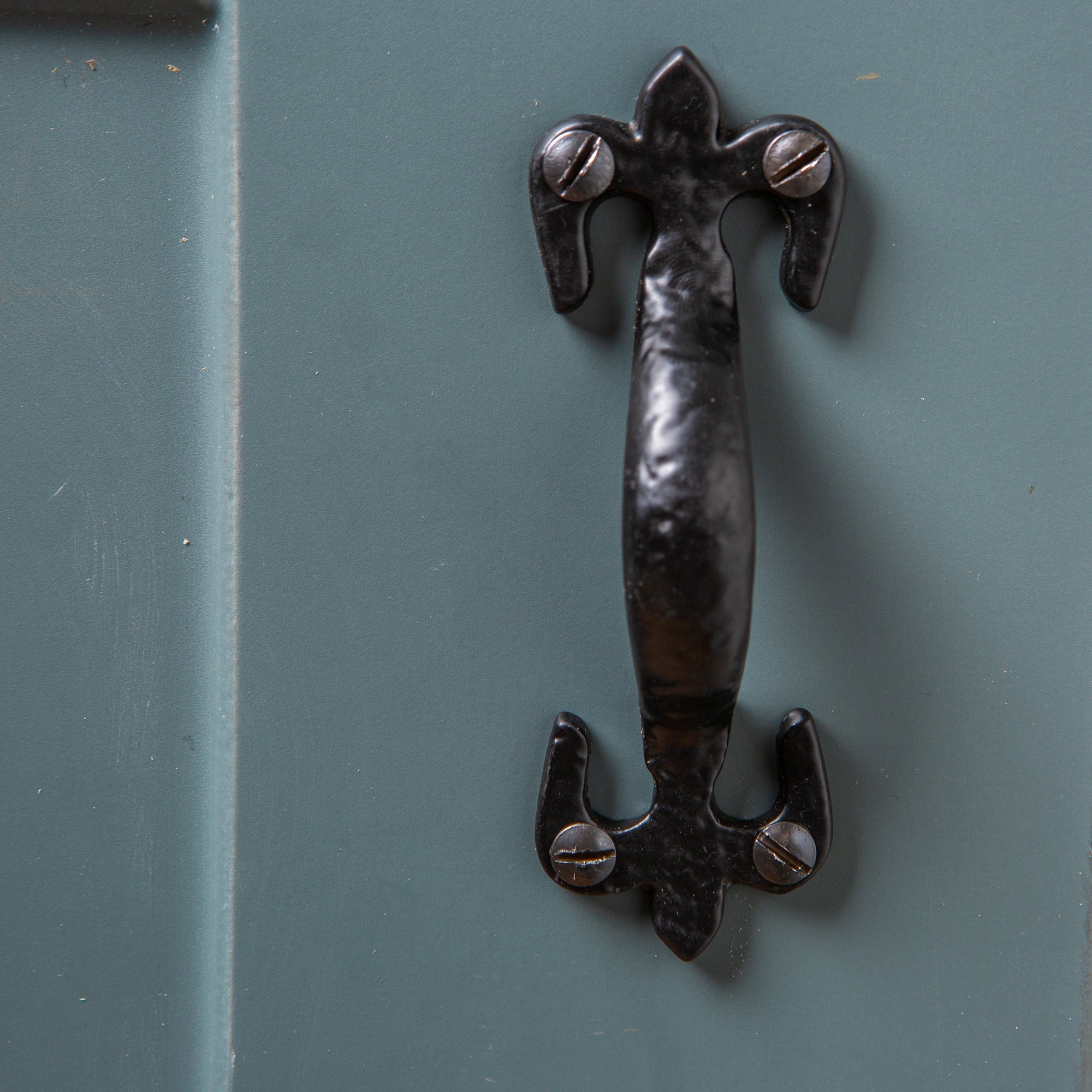 105mm Black Rustic Fleur De Lis Door Handle