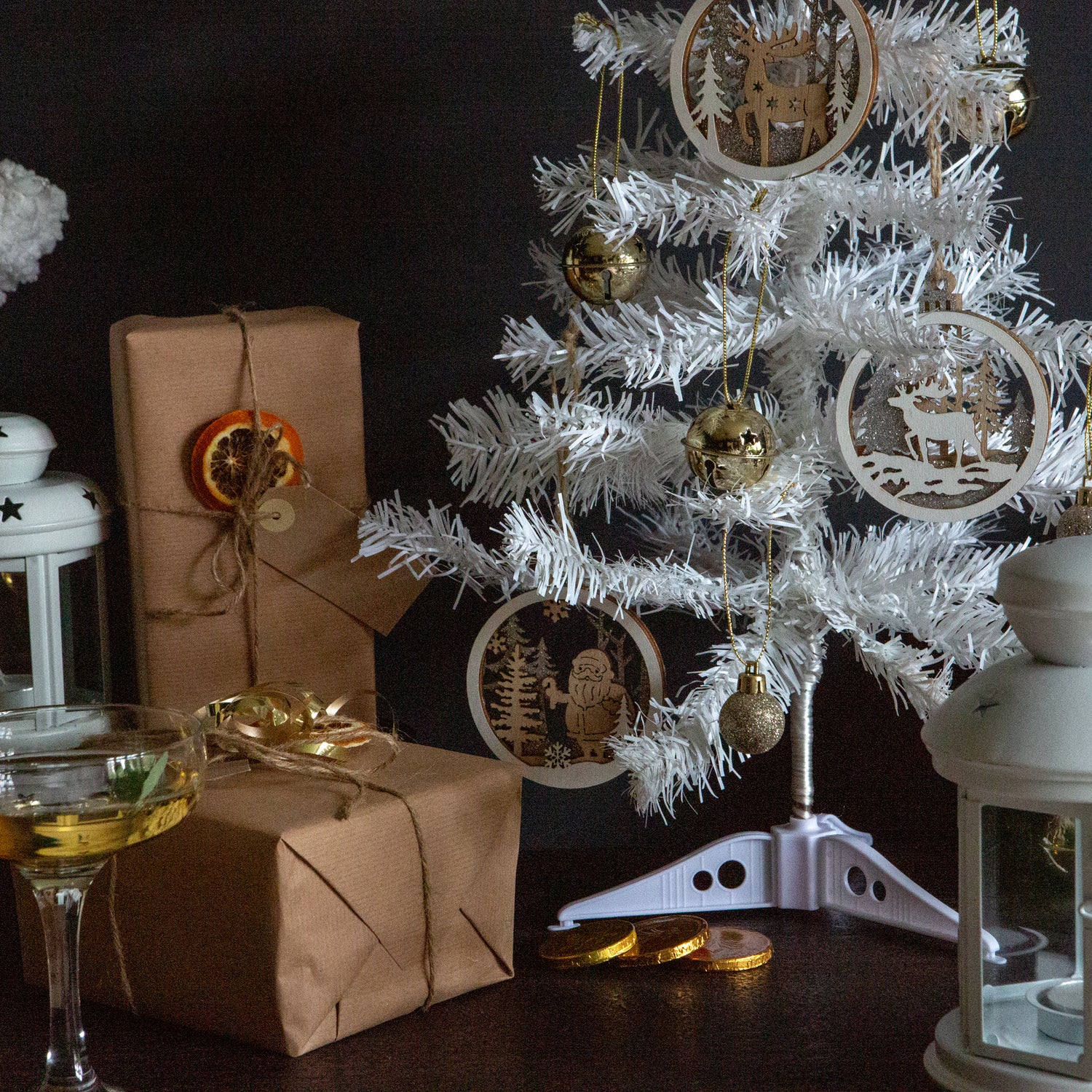 Harbour Housewares Artificial Pine Christmas Tree With Stand - White - 2ft