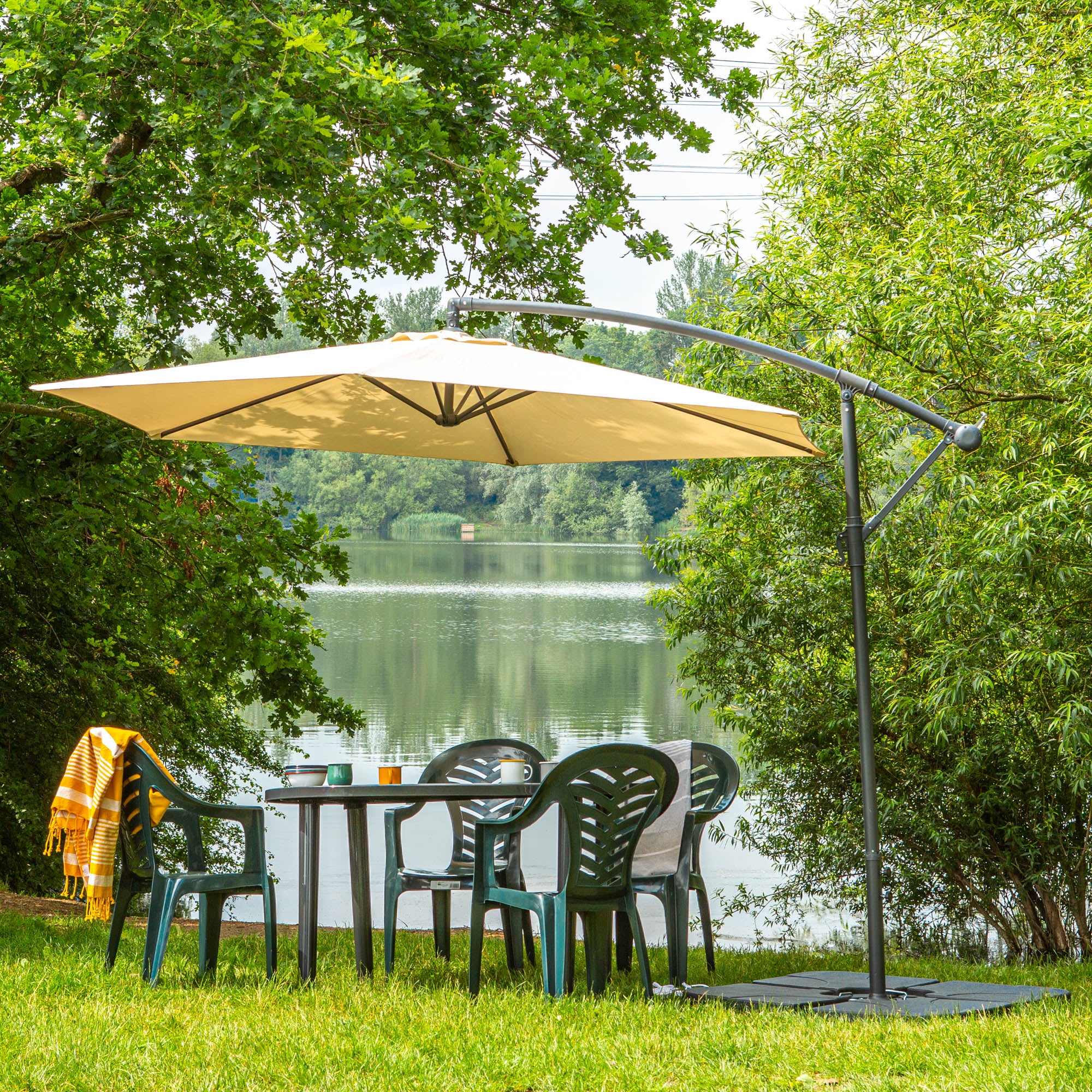 Resol Gala Outdoor Oval Garden Table - Green Plastic - 140 x 90cm