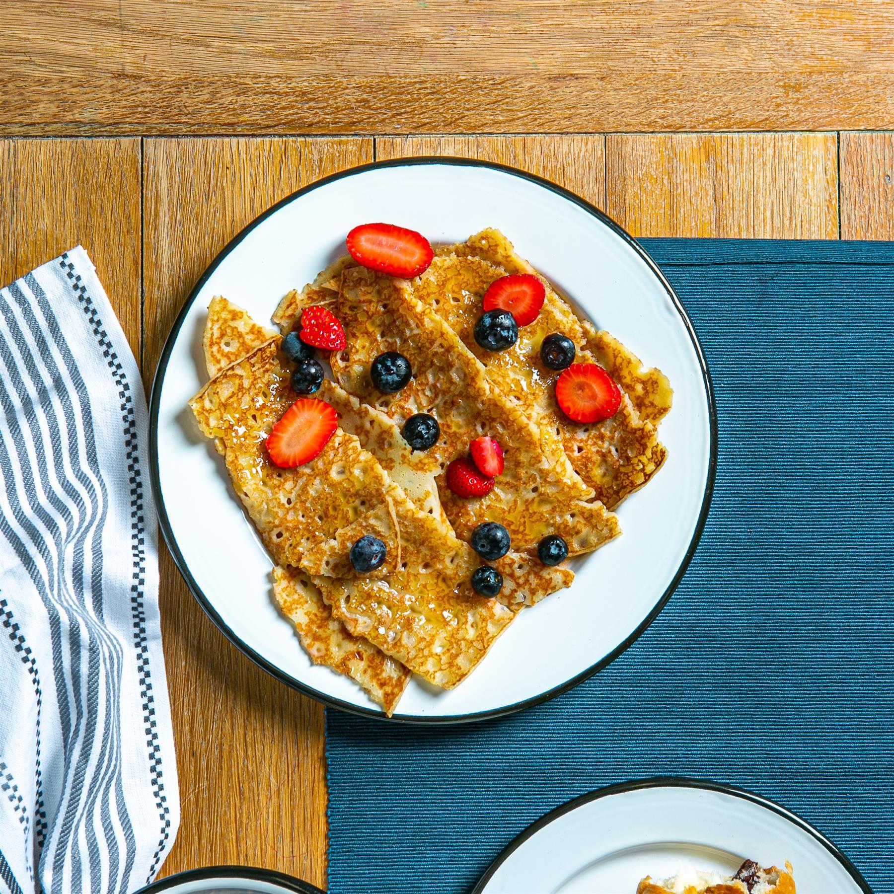 White Enamel Dinner Plate - 25.5cm - Black