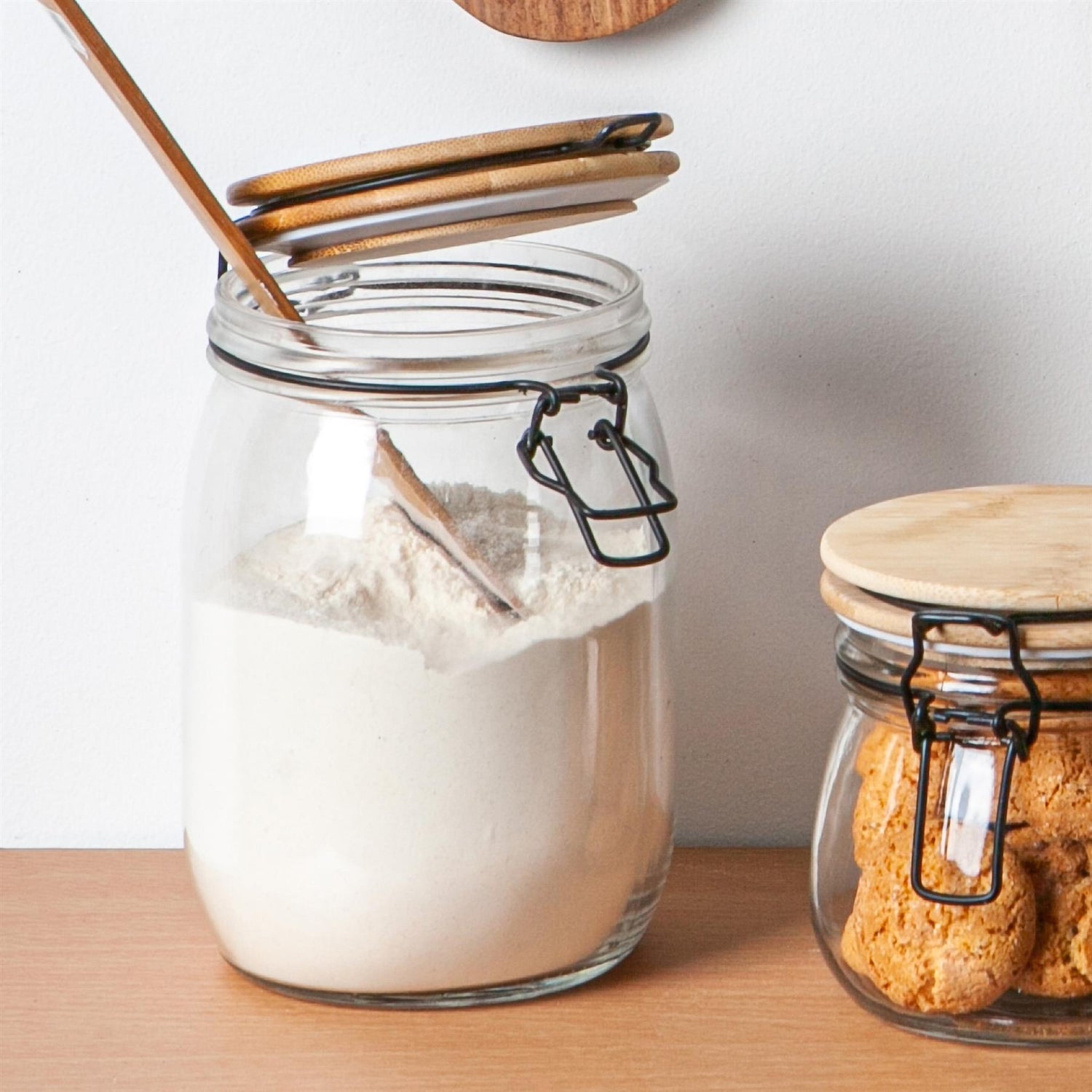 Argon Tableware Airtight Storage Jar with Wooden Lid - White Seal - 1 Litre