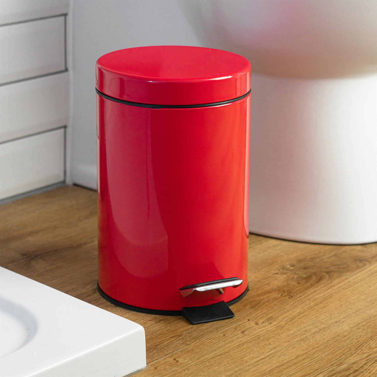 Harbour Housewares Bathroom Pedal Bin With Inner Bucket - Red - 3L