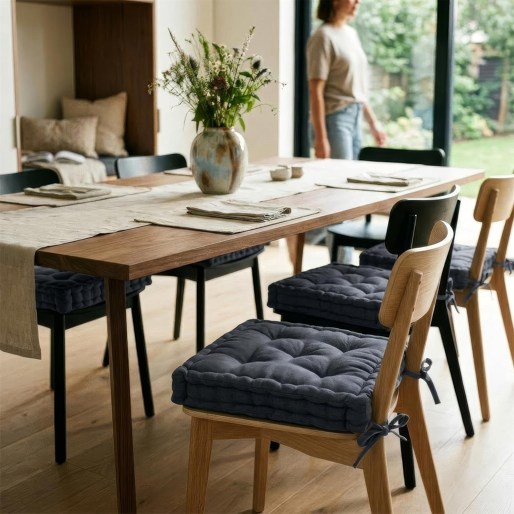 Deluxe Square Seat Pad - 40 x 40cm - Black