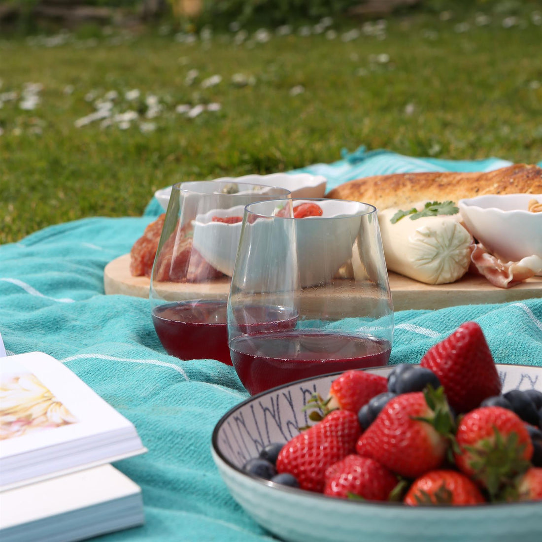 600ml Reusable Plastic Stemless Wine Glass