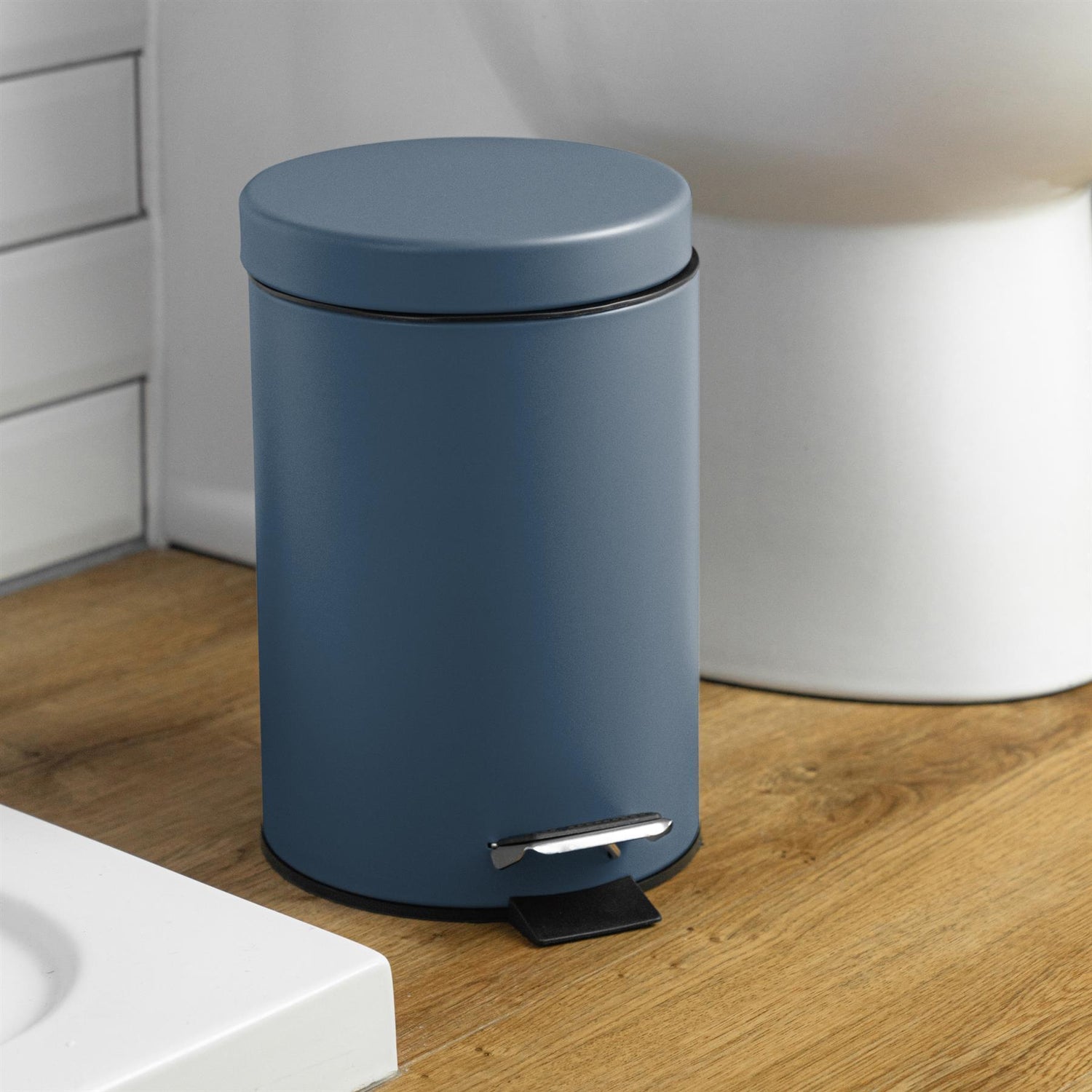 Harbour Housewares 3 Litre Bathroom Pedal Bin With Inner Bucket - Blue Matt