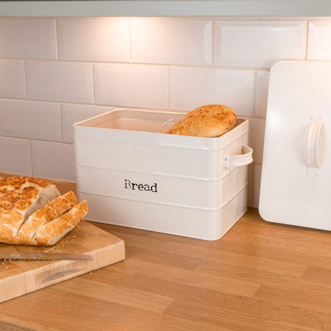 Harbour Housewares Metal Kitchen Bread Bin - Cream