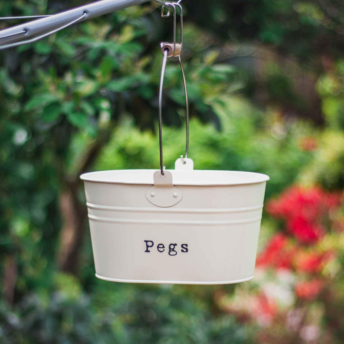 Harbour Housewares Vintage Metal Clothes Peg Bucket - Cream