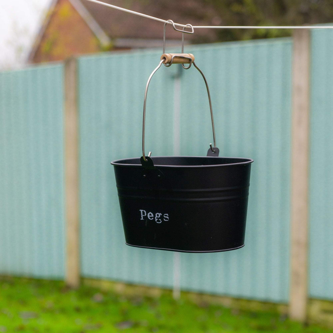 Harbour Housewares Vintage Metal Clothes Peg Bucket - Black