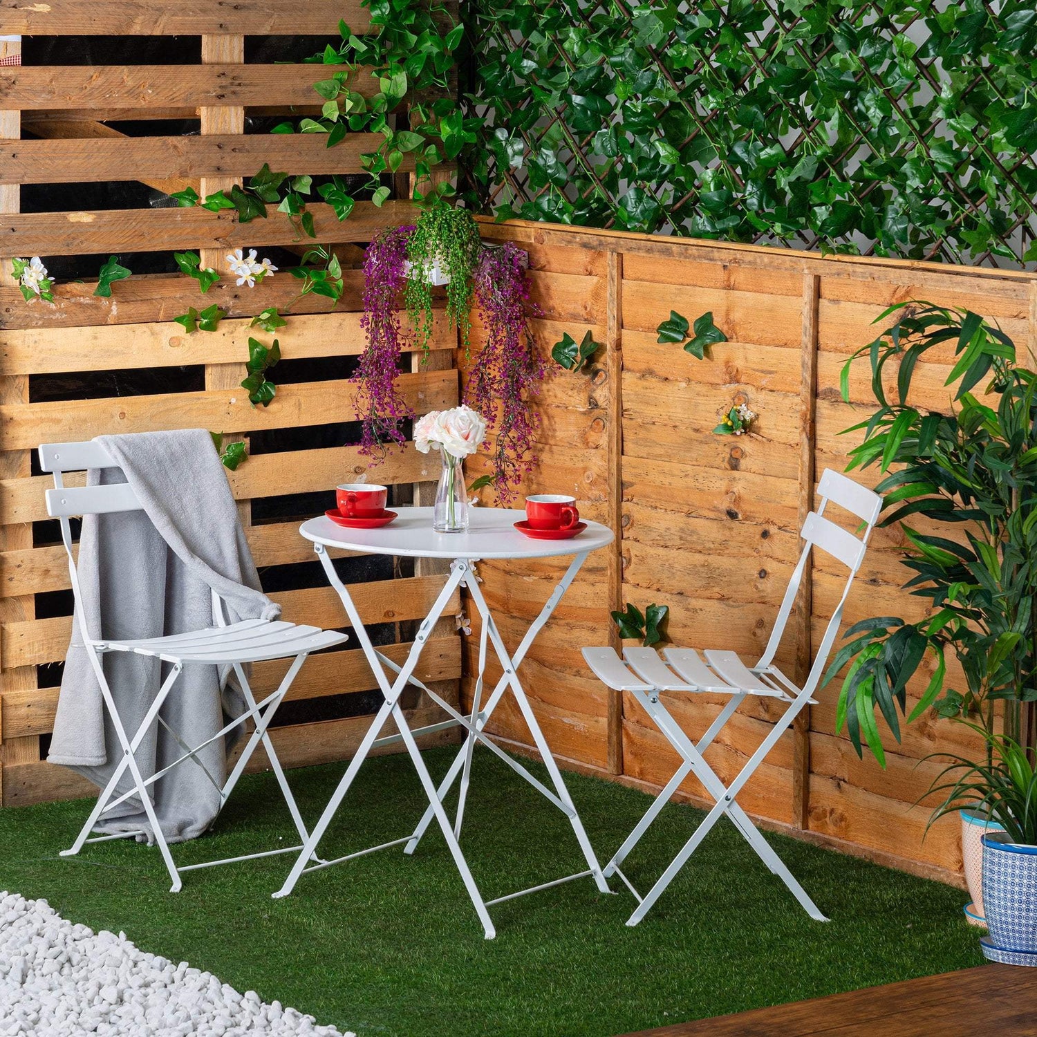 Harbour Housewares 3 Piece Sussex Bistro Set - Round - White