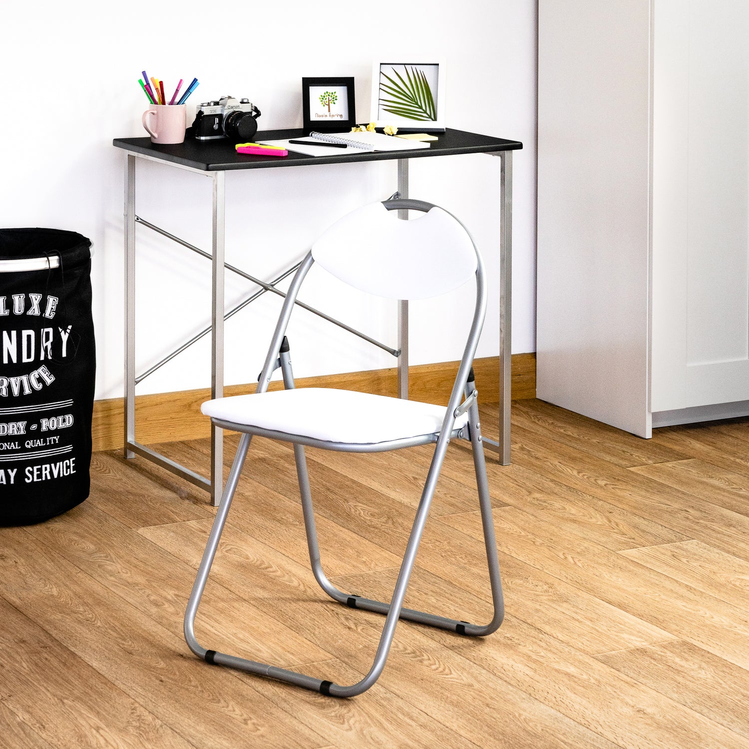 Harbour Housewares White Padded, Folding, Desk Chair