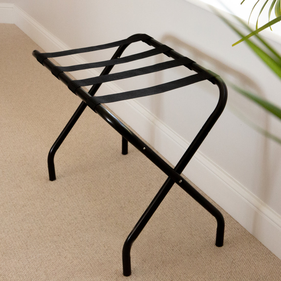 Harbour Housewares Folding Metal Luggage Rack - Black