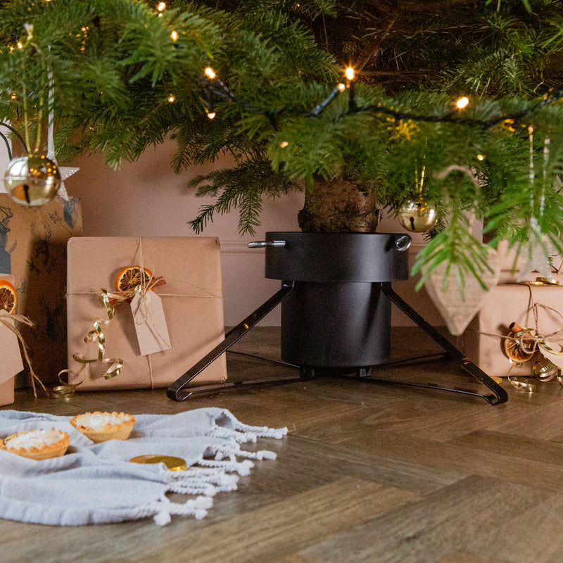 Black Classic Christmas Tree Stand - By Harbour Housewares