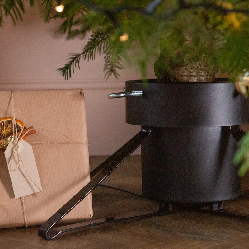Black Classic Christmas Tree Stand - By Harbour Housewares