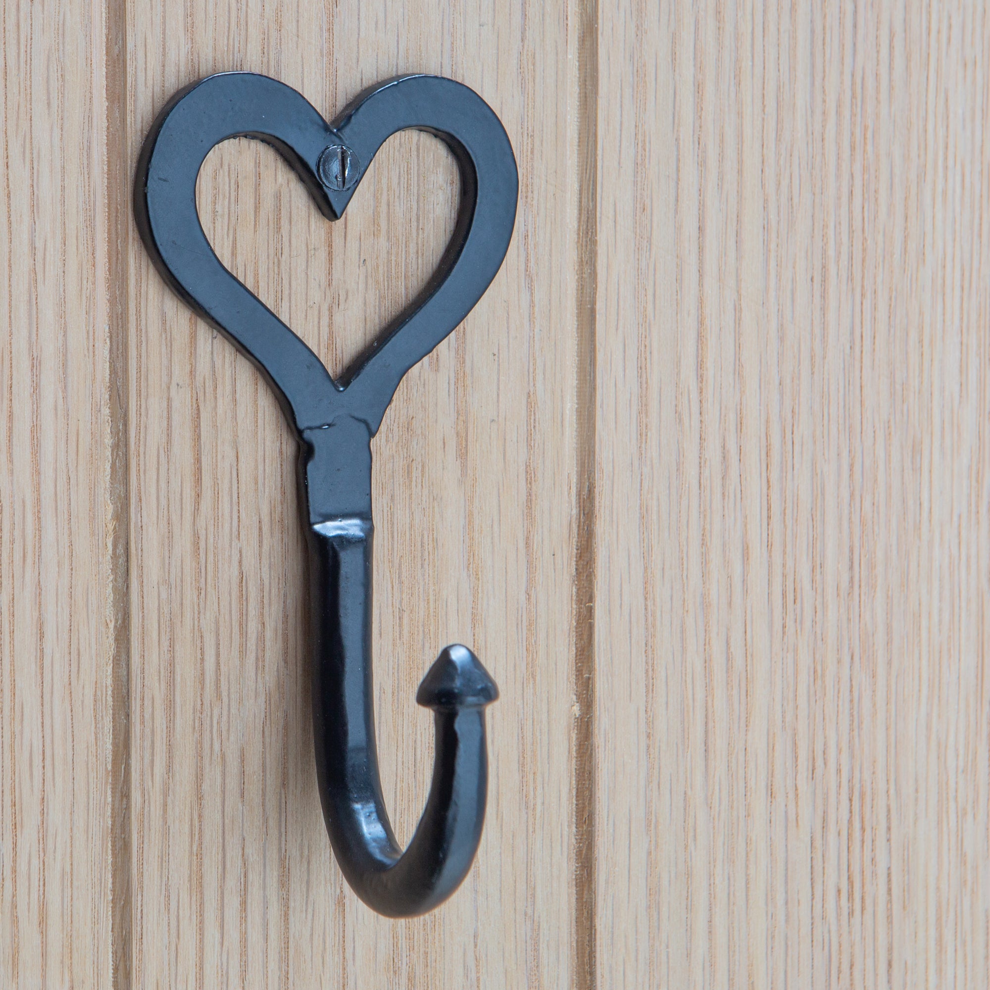 Single Heart Hook - W65mm x H130mm - Black