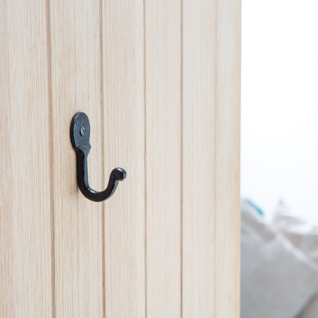 Hammered Round Plate Single Hook - W25mm x H45mm - Black