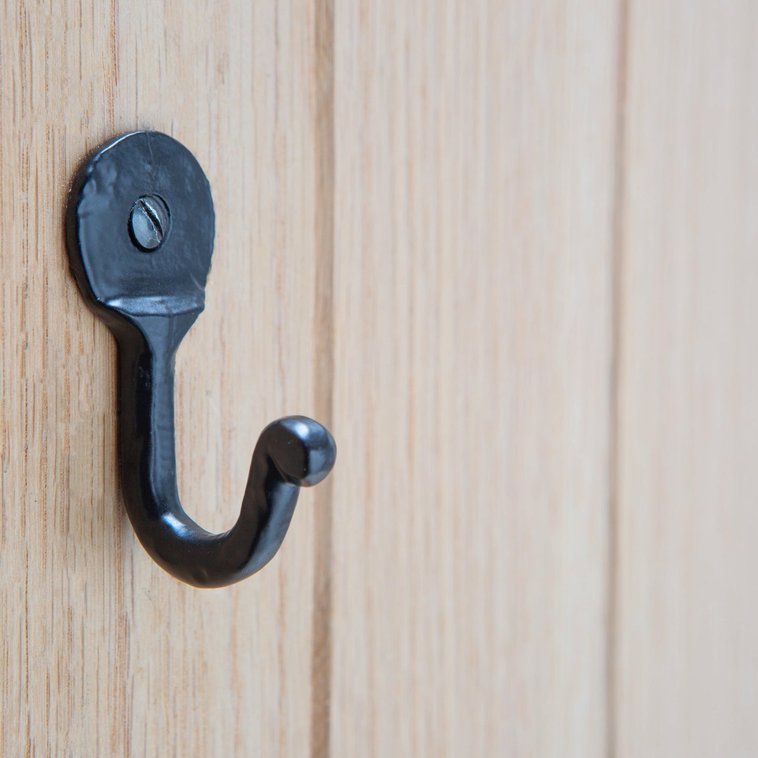Hammered Round Plate Single Hook - W30mm x H65mm - Black