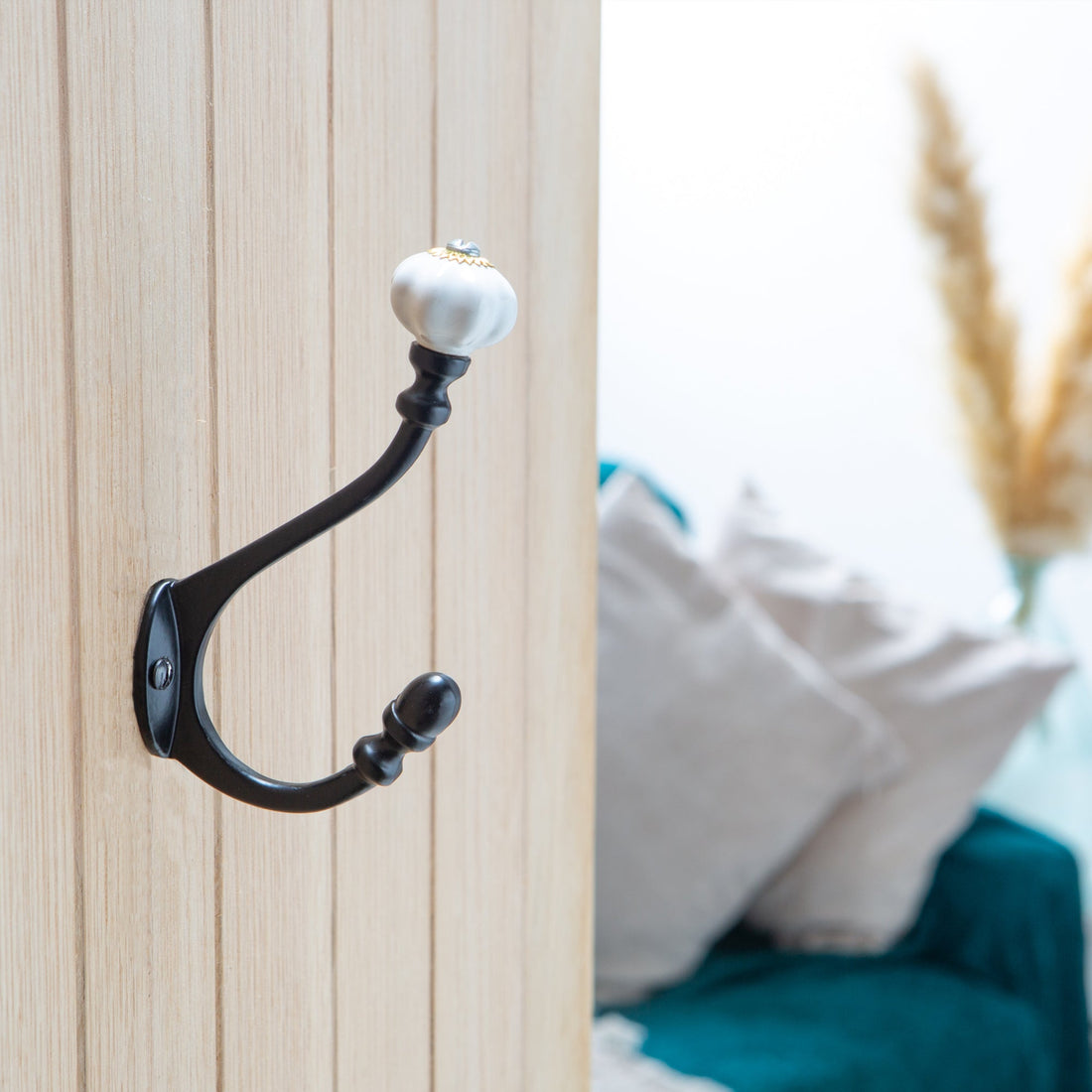 Ceramic Flower Hat &amp; Coat Hook - W30mm x H140mm - Black