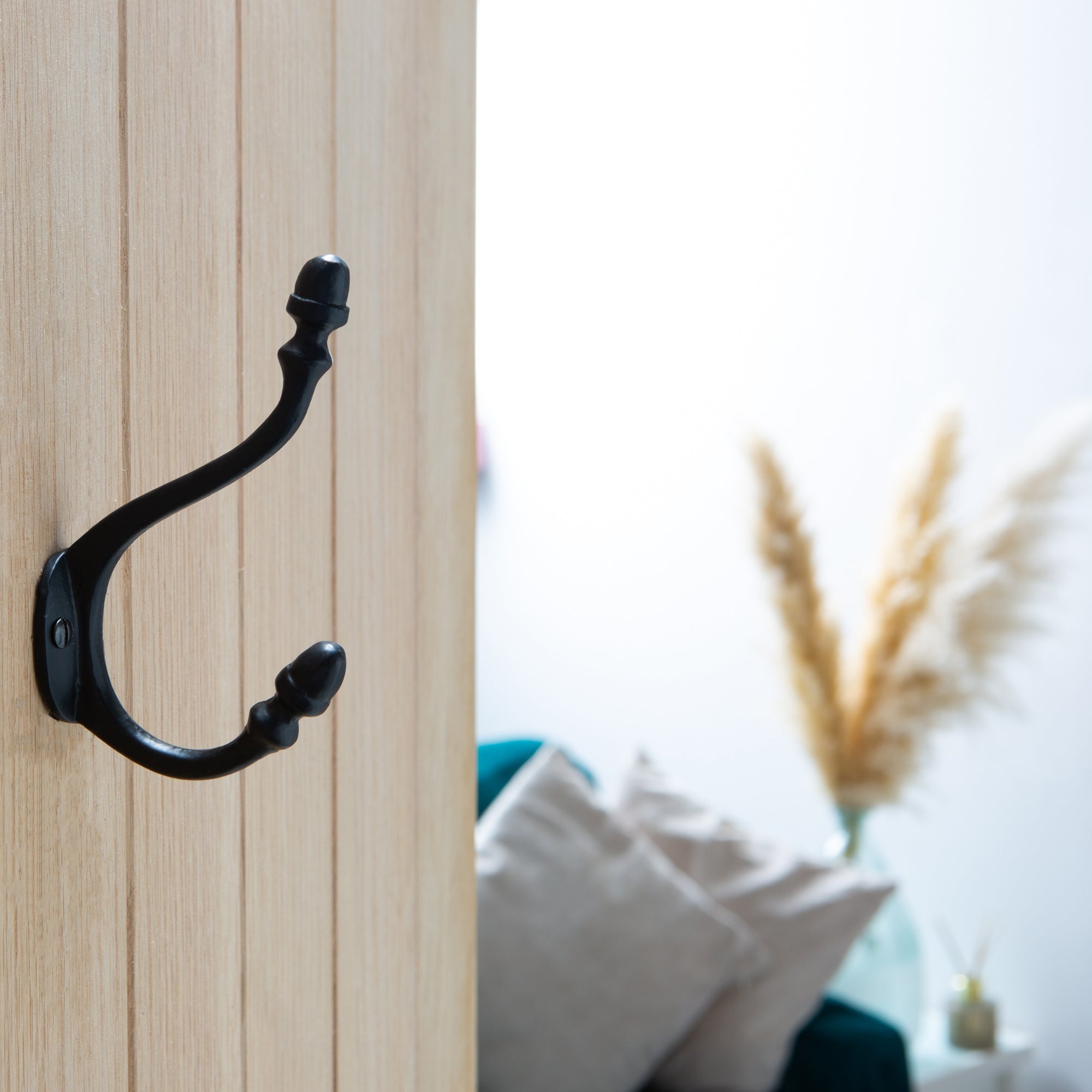 Antique Deco Hat &amp; Coat Hook - W30mm x H135mm - Black