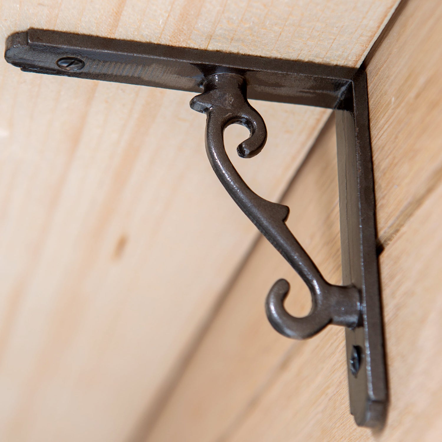 Scroll Iron Shelf Bracket - D105mm