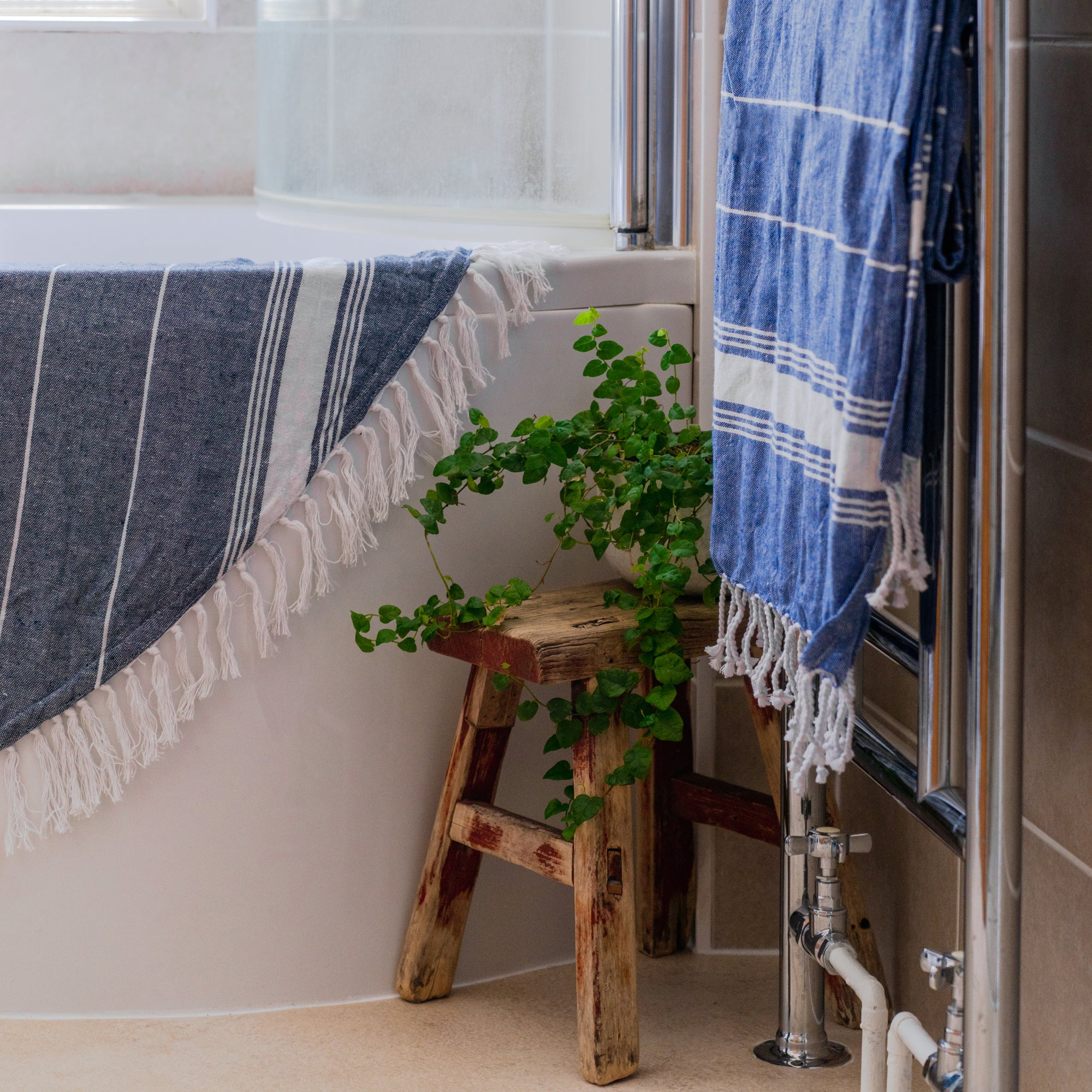 Nicola Spring Round Turkish Beach Towel - Navy
