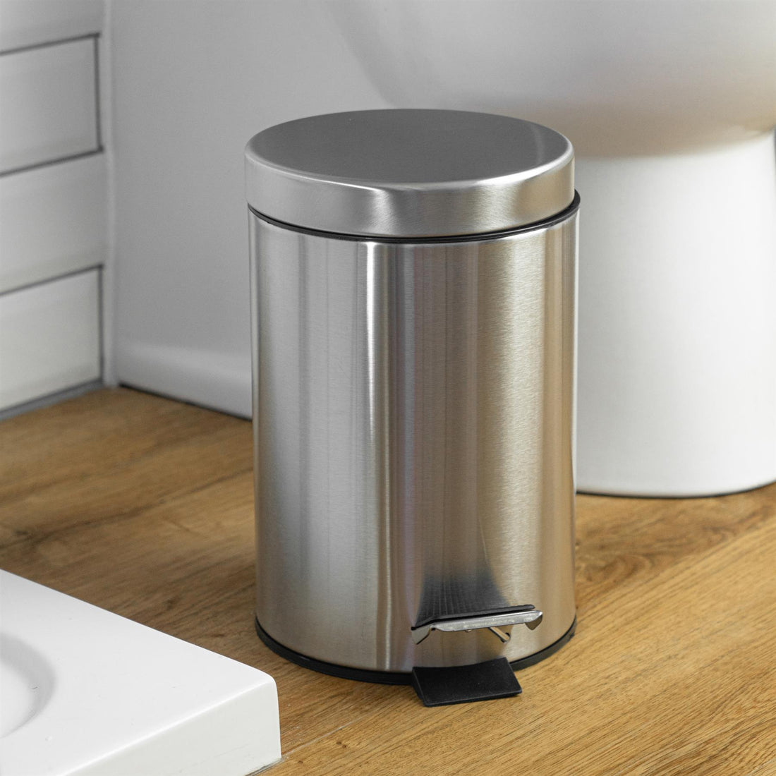 Harbour Housewares Bathroom Pedal Bin With Inner Bucket - Matte - 3L