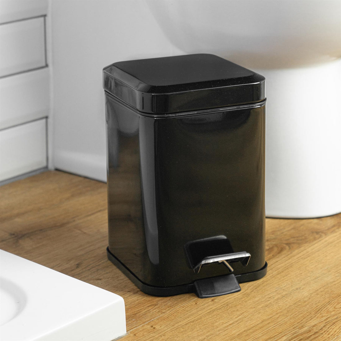 Harbour Housewares Square Steel Bathroom Pedal Bin - 3 Litres - Black