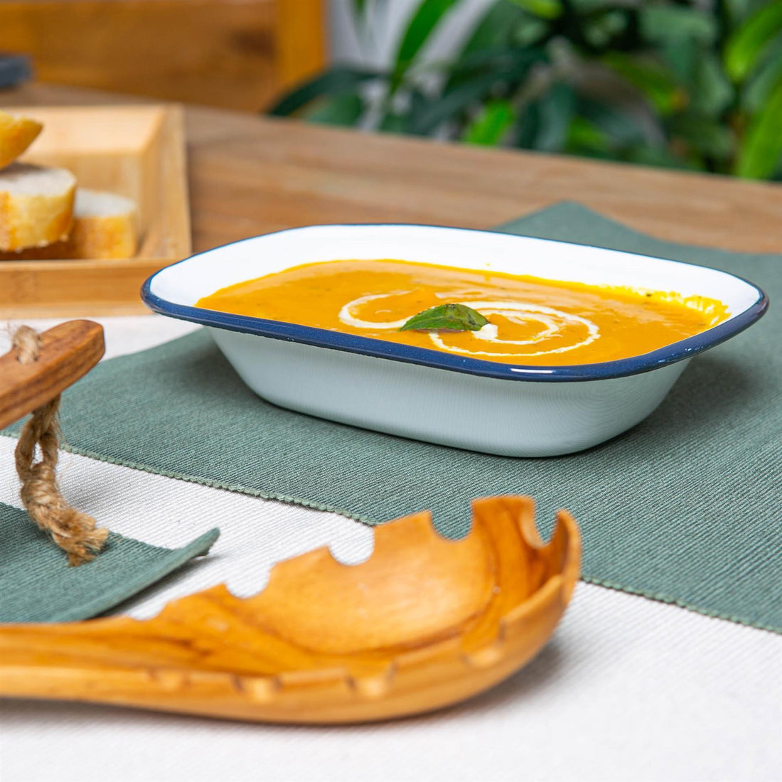 White Enamel Pie Dish - 20cm - Navy