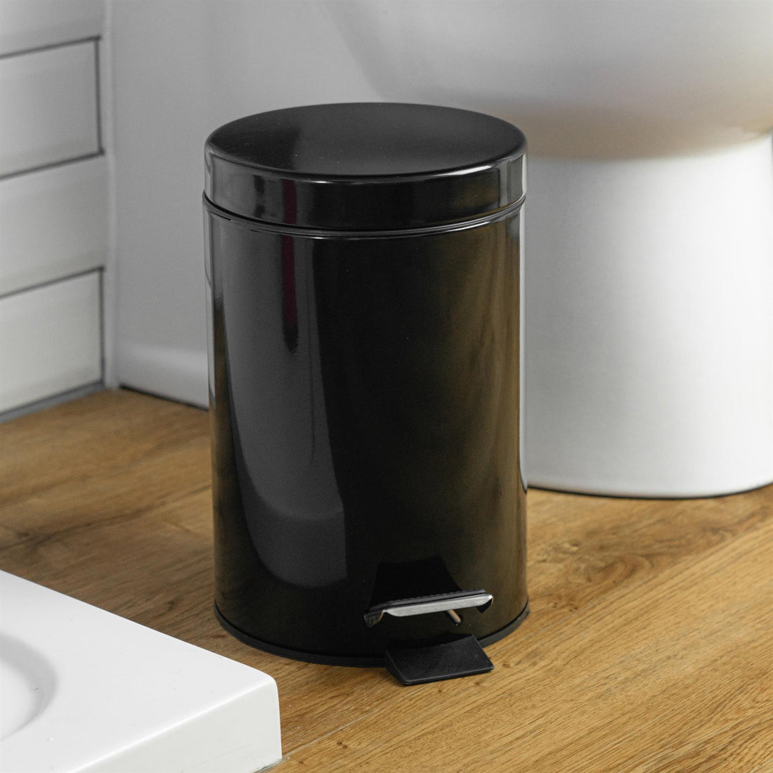 Harbour Housewares Bathroom Pedal Bin With Inner Bucket - Black - 3L