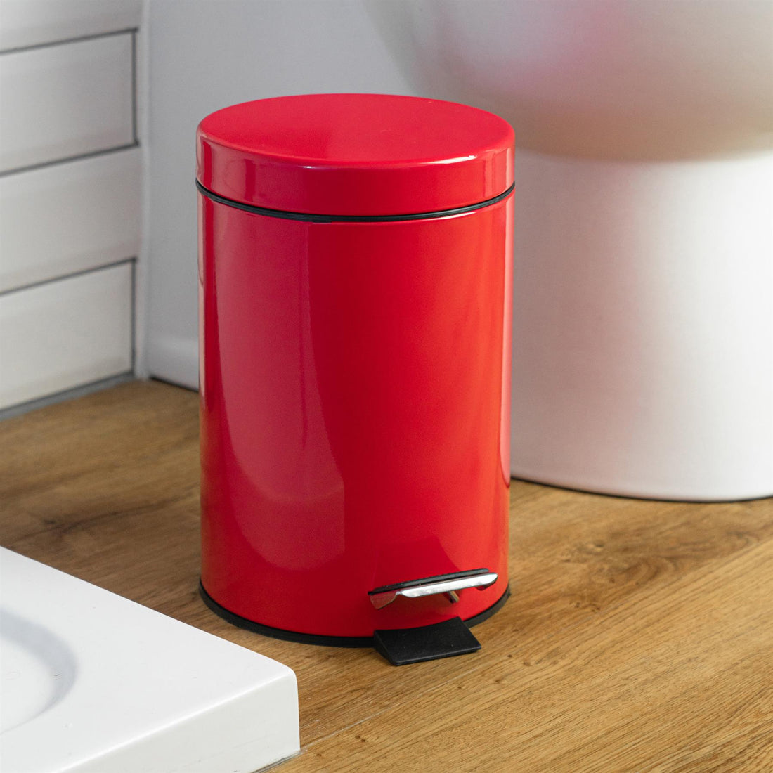 Harbour Housewares Bathroom Pedal Bin With Inner Bucket - Red - 3L