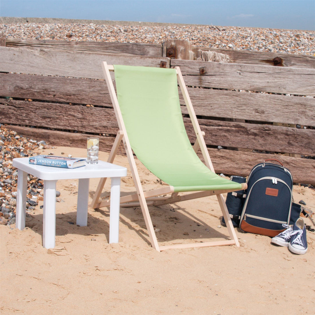 Harbour Housewares Beach Deck Chair - Lime Green with Beech Wood Frame